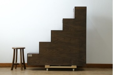 中古　美品　岩谷堂箪笥　伝統美と収納力を兼ね備えた階段箪笥　(R-088145)