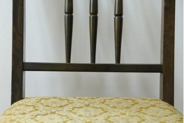 和製ヴィンテージ　高級感のある金華山張りに鋲打ちがアクセントのダイニングチェア　(R-088146)