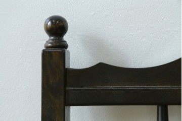 和製ヴィンテージ　高級感のある金華山張りに鋲打ちがアクセントのダイニングチェア　(R-088146)