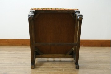 和製ヴィンテージ　高級感のある金華山張りに鋲打ちがアクセントのダイニングチェア　(R-088146)