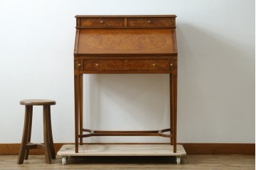 中古　美品　イタリア高級家具　メデア(Medea)　美しい杢目を活かした象嵌細工が魅力的なライティングビューロー　定価約70万円　(R-088147)