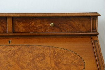 中古　美品　イタリア高級家具　メデア(Medea)　美しい杢目を活かした象嵌細工が魅力的なライティングビューロー　定価約70万円　(R-088147)