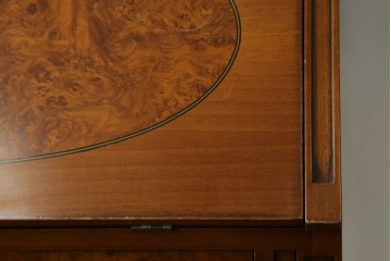 中古　美品　イタリア高級家具　メデア(Medea)　美しい杢目を活かした象嵌細工が魅力的なライティングビューロー　定価約70万円　(R-088147)