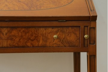 中古　美品　イタリア高級家具　メデア(Medea)　美しい杢目を活かした象嵌細工が魅力的なライティングビューロー　定価約70万円　(R-088147)