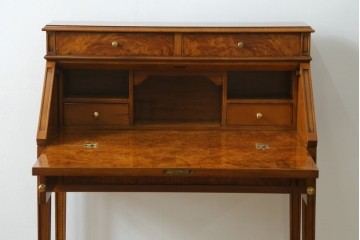 中古　美品　イタリア高級家具　メデア(Medea)　美しい杢目を活かした象嵌細工が魅力的なライティングビューロー　定価約70万円　(R-088147)