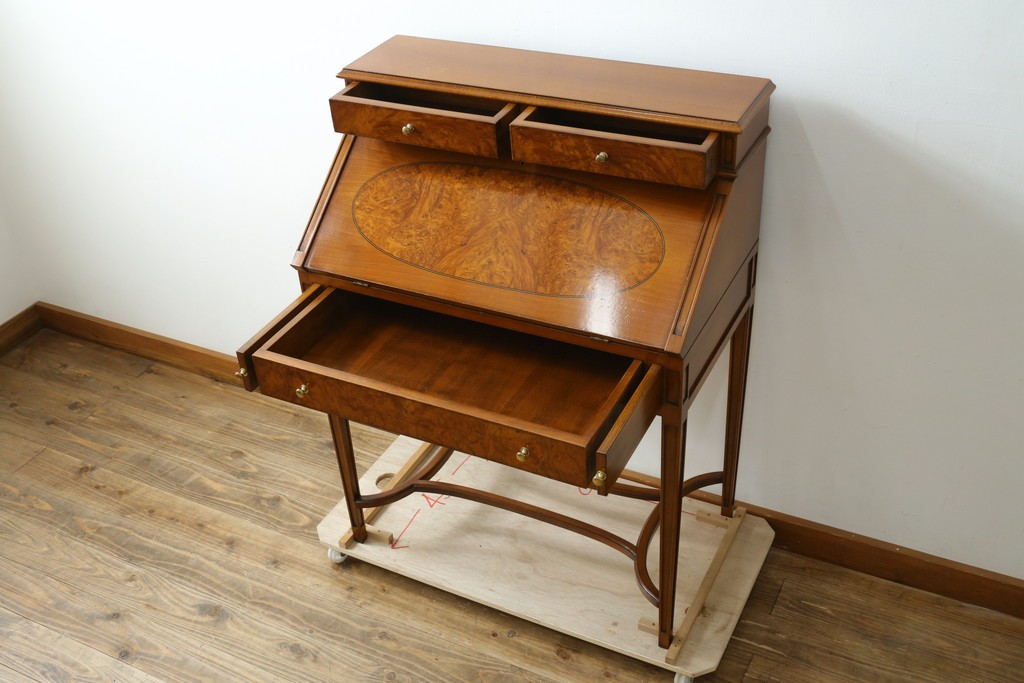 中古　美品　イタリア高級家具　メデア(Medea)　美しい杢目を活かした象嵌細工が魅力的なライティングビューロー　定価約70万円　(R-088147)