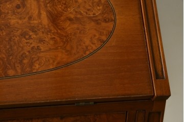 中古　美品　イタリア高級家具　メデア(Medea)　美しい杢目を活かした象嵌細工が魅力的なライティングビューロー　定価約70万円　(R-088147)