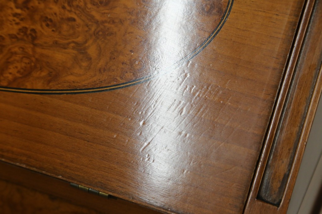 中古　美品　イタリア高級家具　メデア(Medea)　美しい杢目を活かした象嵌細工が魅力的なライティングビューロー　定価約70万円　(R-088147)