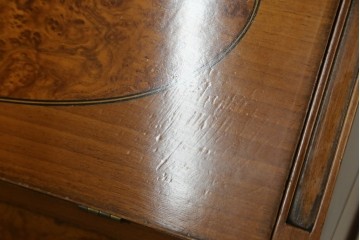 中古　美品　イタリア高級家具　メデア(Medea)　美しい杢目を活かした象嵌細工が魅力的なライティングビューロー　定価約70万円　(R-088147)