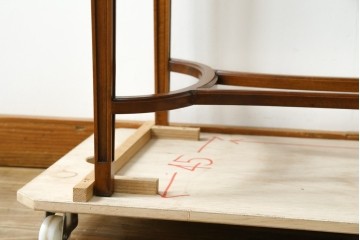 中古　美品　イタリア高級家具　メデア(Medea)　美しい杢目を活かした象嵌細工が魅力的なライティングビューロー　定価約70万円　(R-088147)
