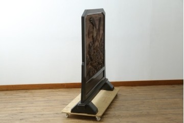 和製ヴィンテージ　井波彫刻　横山一夢刀　荒波を舞う鷲図の彫刻衝立　(R-088148)