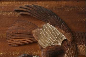 和製ヴィンテージ　井波彫刻　横山一夢刀　荒波を舞う鷲図の彫刻衝立　(R-088148)