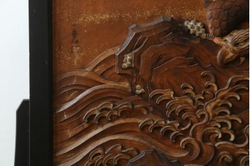 和製ヴィンテージ　井波彫刻　横山一夢刀　荒波を舞う鷲図の彫刻衝立　(R-088148)