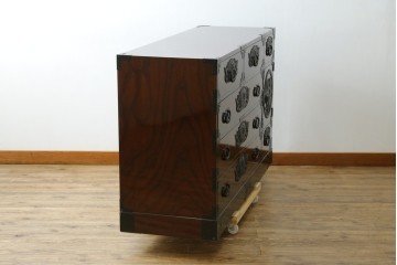 中古　超美品　仙台民芸箪笥(仙台箪笥)　木地呂塗り　高級ライン　牡丹金具と杢目が美しい四.五尺横長タンス　定価推定80万から100万円　(R-088150)