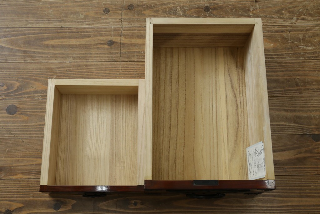 中古　超美品　仙台民芸箪笥(仙台箪笥)　木地呂塗り　高級ライン　牡丹金具と杢目が美しい四.五尺横長タンス　定価推定80万から100万円　(R-088150)