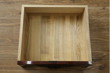 中古　超美品　仙台民芸箪笥(仙台箪笥)　木地呂塗り　高級ライン　牡丹金具と杢目が美しい四.五尺横長タンス　定価推定80万から100万円　(R-088150)