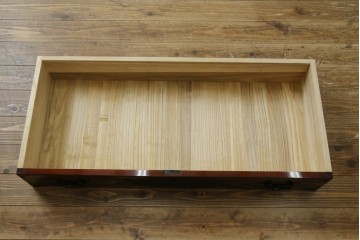 中古　超美品　仙台民芸箪笥(仙台箪笥)　木地呂塗り　高級ライン　牡丹金具と杢目が美しい四.五尺横長タンス　定価推定80万から100万円　(R-088150)