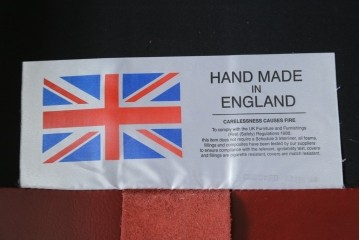 中古　超美品!!(使用1年未満)　高級品!!　職人ハンドメイドで丁寧に作りこまれたイギリス伝統の本革製チェスターフィールドソファ　定価約80万円　(R-088151)