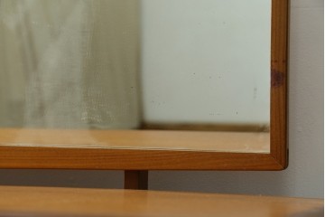 イギリスヴィンテージ　G-PLAN(ジープラン)　Fresco(フレスコ)シリーズ　幅広ミラーが印象的なドレッサー　(R-088152)