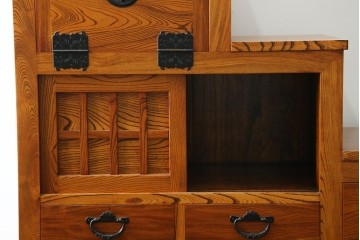 中古　美品　特注品　最高級品　職人手造り　通産大臣指定伝統的工芸品　岩谷堂箪笥　総欅(ケヤキ)材　二段重ね階段箪笥　(R-088154)