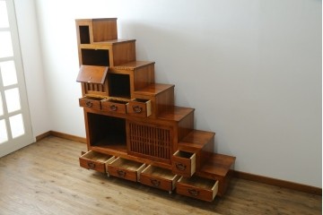 中古　美品　特注品　最高級品　職人手造り　通産大臣指定伝統的工芸品　岩谷堂箪笥　総欅(ケヤキ)材　二段重ね階段箪笥　(R-088154)