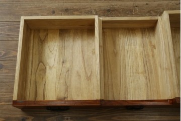 中古　美品　特注品　最高級品　職人手造り　通産大臣指定伝統的工芸品　岩谷堂箪笥　総欅(ケヤキ)材　二段重ね階段箪笥　(R-088154)