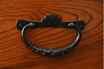 中古　美品　特注品　最高級品　職人手造り　通産大臣指定伝統的工芸品　岩谷堂箪笥　総欅(ケヤキ)材　二段重ね階段箪笥　(R-088154)
