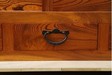 中古　美品　特注品　最高級品　職人手造り　通産大臣指定伝統的工芸品　岩谷堂箪笥　総欅(ケヤキ)材　二段重ね階段箪笥　(R-088154)