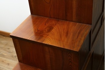 中古　美品　特注品　最高級品　職人手造り　通産大臣指定伝統的工芸品　岩谷堂箪笥　総欅(ケヤキ)材　二段重ね階段箪笥　(R-088154)