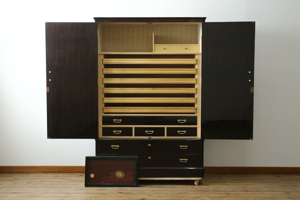 時代箪笥 和家具　ローボード　古民藝　宝珠・松紋金具 公式】アンティーク家具ラフジュ工房商品詳細ページ中古 高級品!! 黒檀