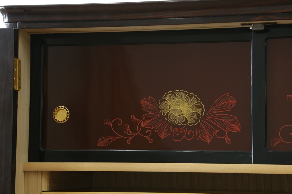 中古　高級品!!　黒檀(コクタン)材　蒔絵入り　内部の仕上げまで丁寧に作りこまれた着物箪笥　定価約200万円　(R-088155)