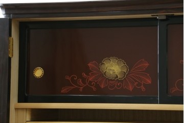 中古　高級品!!　黒檀(コクタン)材　蒔絵入り　内部の仕上げまで丁寧に作りこまれた着物箪笥　定価約200万円　(R-088155)