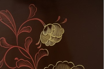中古　高級品!!　黒檀(コクタン)材　蒔絵入り　内部の仕上げまで丁寧に作りこまれた着物箪笥　定価約200万円　(R-088155)