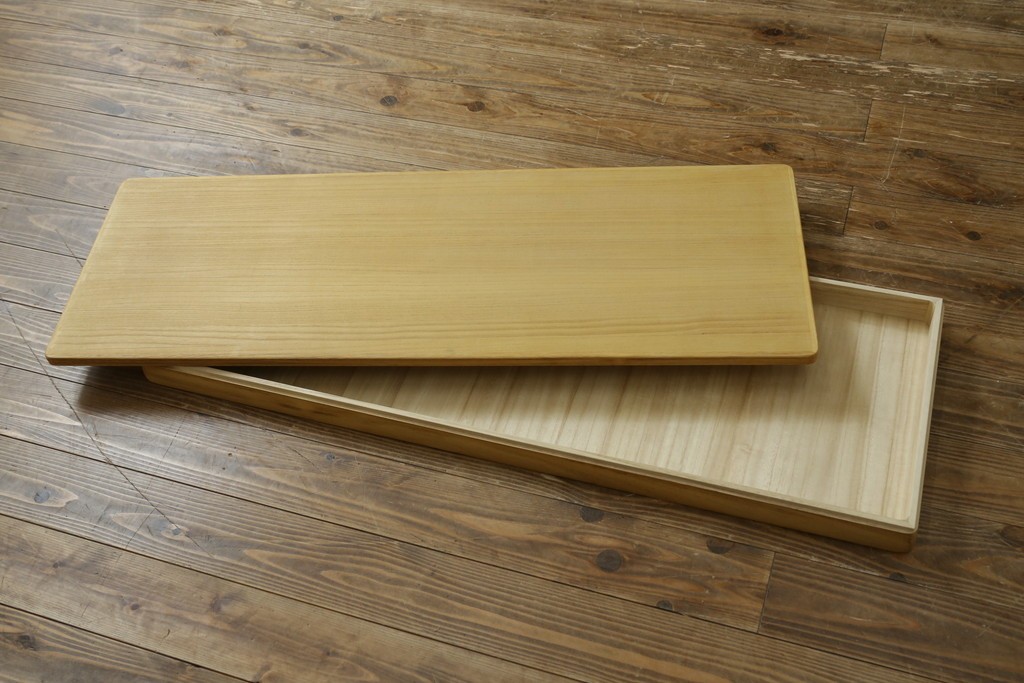 中古　高級品!!　黒檀(コクタン)材　蒔絵入り　内部の仕上げまで丁寧に作りこまれた着物箪笥　定価約200万円　(R-088155)