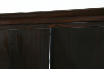 中古　高級品!!　黒檀(コクタン)材　蒔絵入り　内部の仕上げまで丁寧に作りこまれた着物箪笥　定価約200万円　(R-088155)