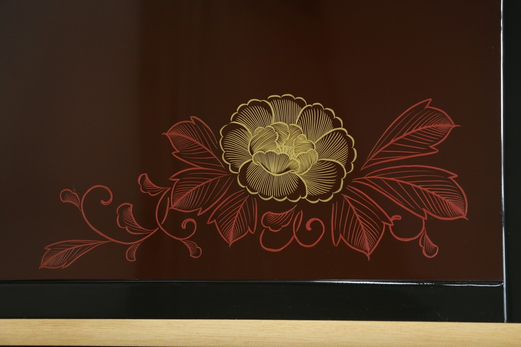 中古　高級品!!　黒檀(コクタン)材　蒔絵入り　内部の仕上げまで丁寧に作りこまれた着物箪笥　定価約200万円　(R-088155)