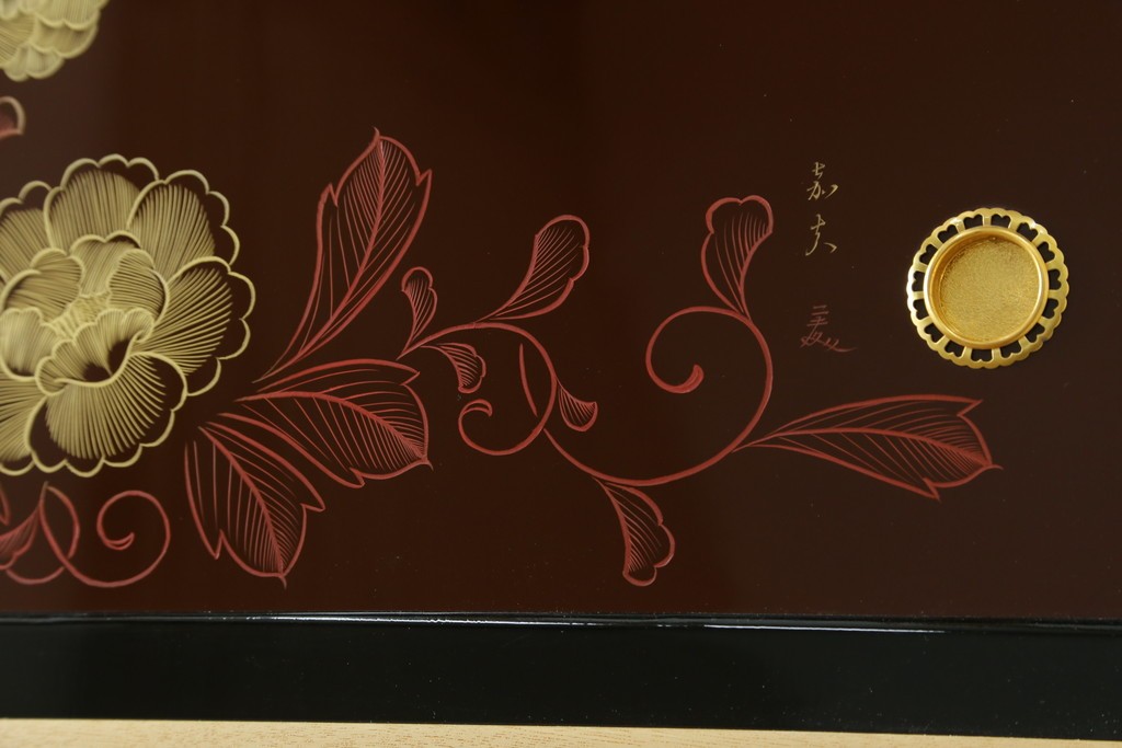 中古　高級品!!　黒檀(コクタン)材　蒔絵入り　内部の仕上げまで丁寧に作りこまれた着物箪笥　定価約200万円　(R-088155)
