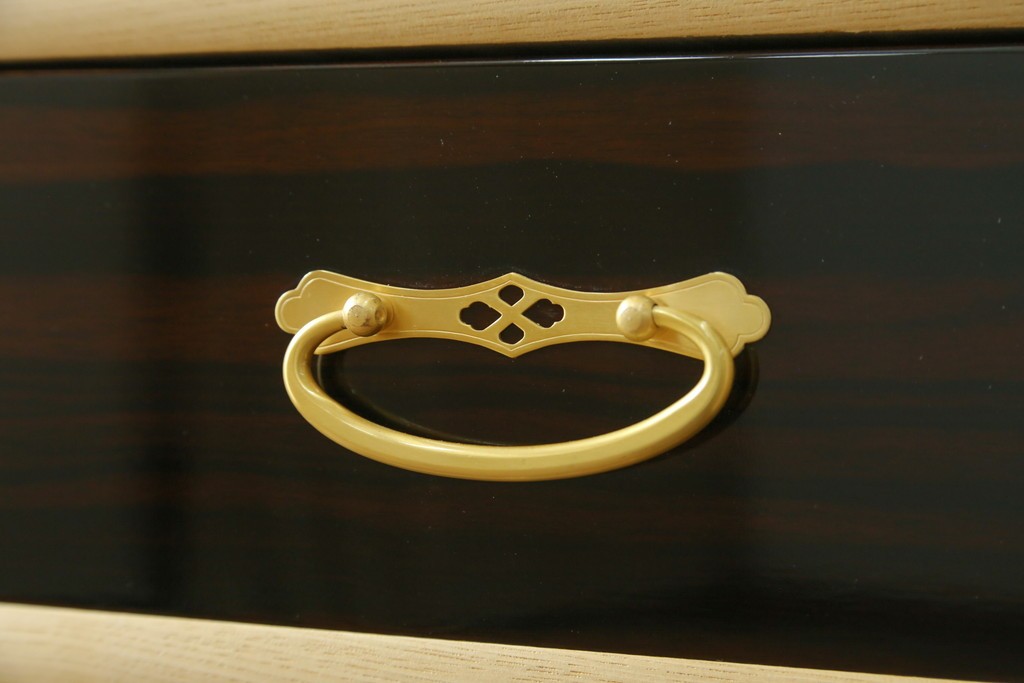 中古　高級品!!　黒檀(コクタン)材　蒔絵入り　内部の仕上げまで丁寧に作りこまれた着物箪笥　定価約200万円　(R-088155)