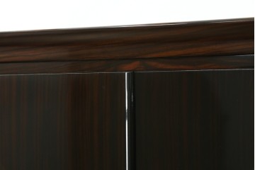 中古　高級品!!　黒檀(コクタン)材　蒔絵入り　内部の仕上げまで丁寧に作りこまれた着物箪笥　定価約200万円　(R-088155)