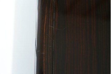 中古　高級品!!　黒檀(コクタン)材　蒔絵入り　内部の仕上げまで丁寧に作りこまれた着物箪笥　定価約200万円　(R-088155)