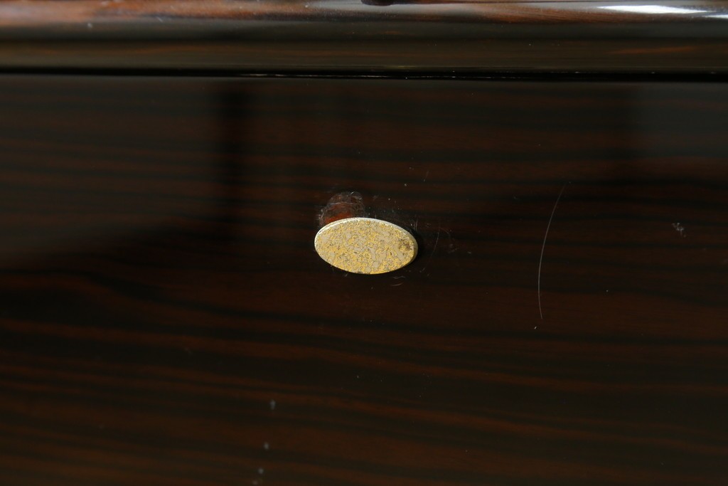 中古　高級品!!　黒檀(コクタン)材　蒔絵入り　内部の仕上げまで丁寧に作りこまれた着物箪笥　定価約200万円　(R-088155)