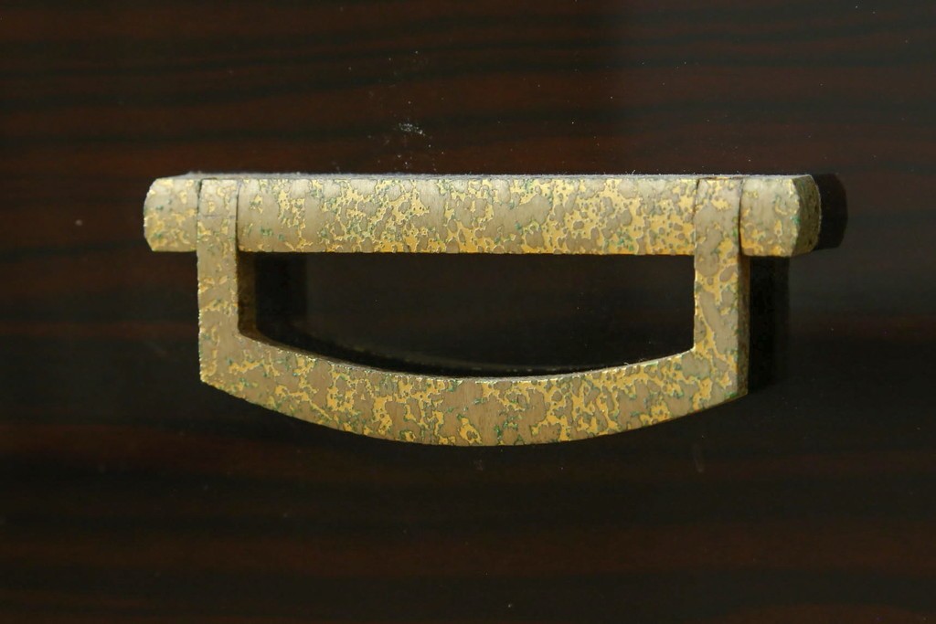 中古　高級品!!　黒檀(コクタン)材　蒔絵入り　内部の仕上げまで丁寧に作りこまれた着物箪笥　定価約200万円　(R-088155)