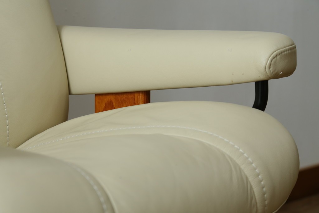 中古　美品　EKORNES(エコーネス)　Stressless Wing(ウィング)　本革　オットマン付きストレスレスチェア　定価約35万円　(R-088156)