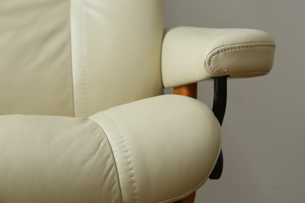 中古　美品　EKORNES(エコーネス)　Stressless Wing(ウィング)　本革　オットマン付きストレスレスチェア　定価約35万円　(R-088156)