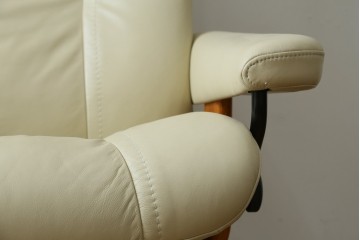 中古　美品　EKORNES(エコーネス)　Stressless Wing(ウィング)　本革　オットマン付きストレスレスチェア　定価約35万円　(R-088156)