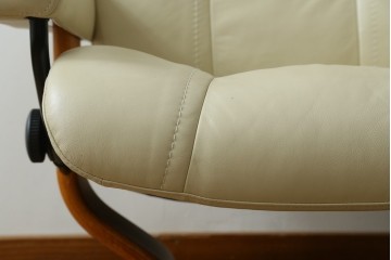 中古　美品　EKORNES(エコーネス)　Stressless Wing(ウィング)　本革　オットマン付きストレスレスチェア　定価約35万円　(R-088156)