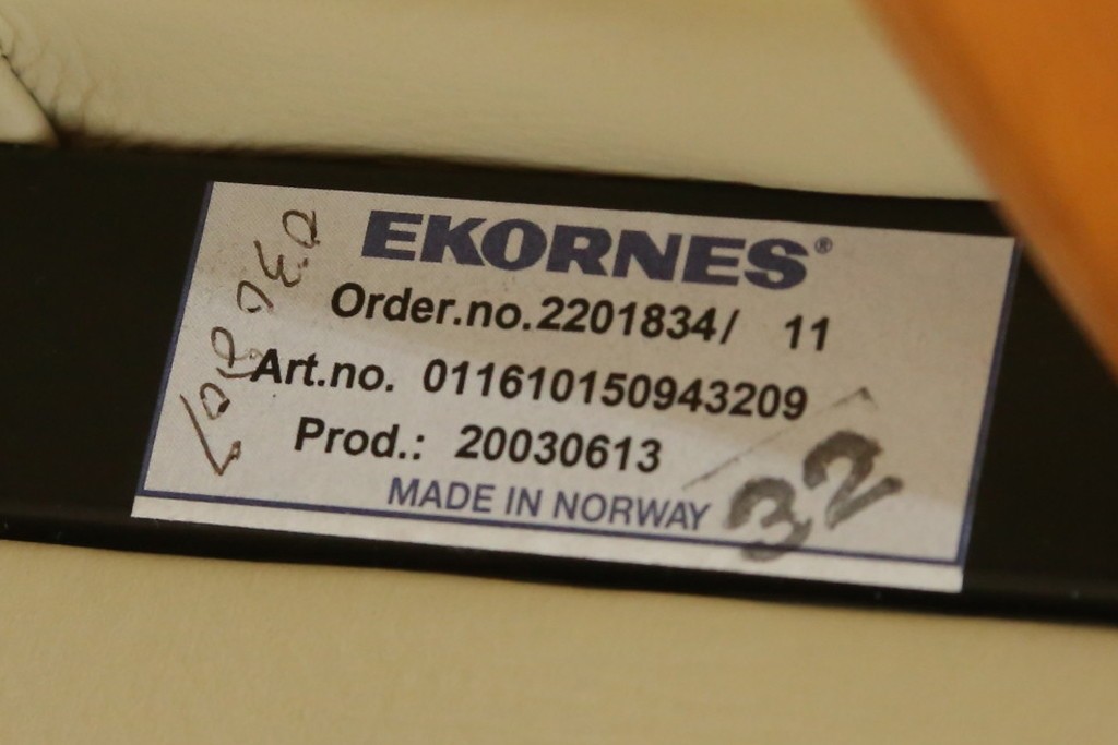 中古　美品　EKORNES(エコーネス)　Stressless Wing(ウィング)　本革　オットマン付きストレスレスチェア　定価約35万円　(R-088156)
