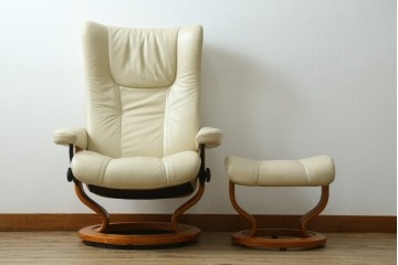 中古　美品　EKORNES(エコーネス)　Stressless Wing(ウィング)　本革　オットマン付きストレスレスチェア　定価約35万円　(R-088156)
