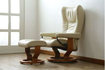 中古　美品　EKORNES(エコーネス)　Stressless Wing(ウィング)　本革　オットマン付きストレスレスチェア　定価約35万円　(R-088156)