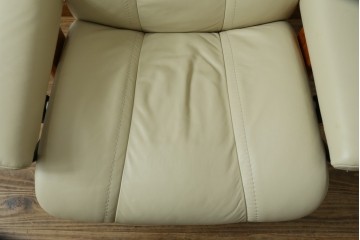 中古　美品　EKORNES(エコーネス)　Stressless Wing(ウィング)　本革　オットマン付きストレスレスチェア　定価約35万円　(R-088156)